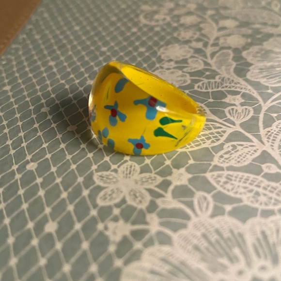 ring - Picture 3 of 4